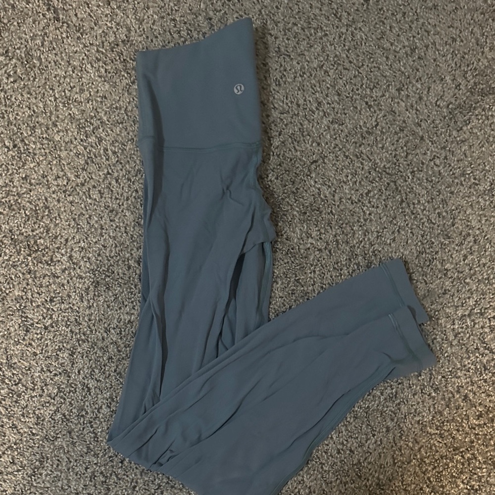 Lululemon leggings in teal